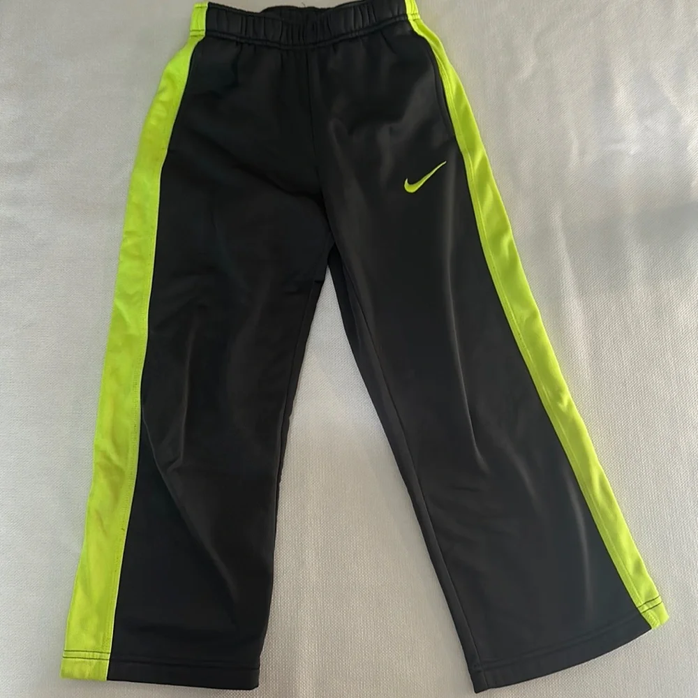 Nike Thermafit fleece lined sweatpants